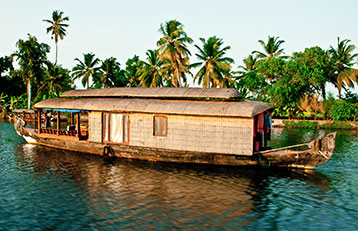 Kerala With Backwater Tour